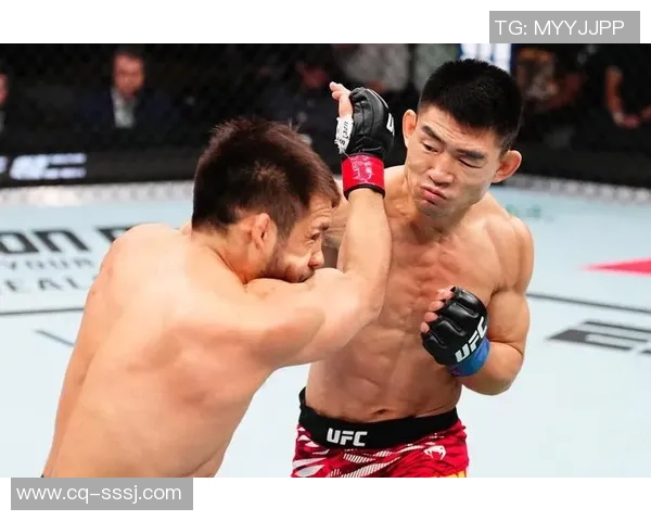 综合格斗明星与足球明星的巅峰对决谁能赢得荣耀与尊重